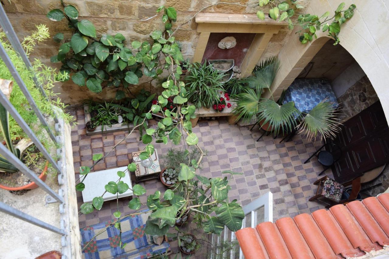 Maria Townhouse Heart Of Victoria B&B Exterior foto